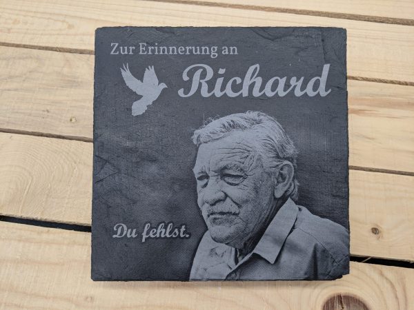 Eckige Schiefertafel mit hochwertiger Gravur